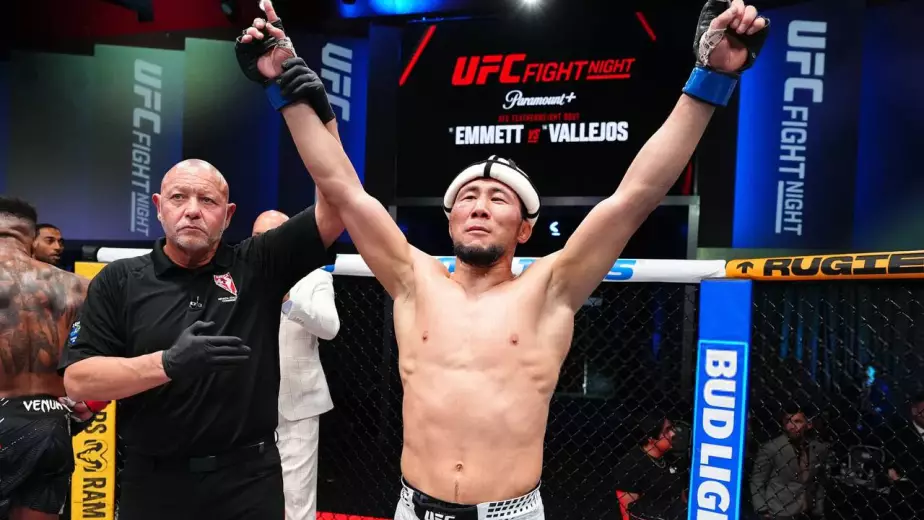 Мыктыбек Оролбай разгромил Криса Кертиса и установил рекорд UFC – ждем в топ-15?