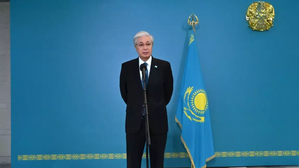 Тоқаев дауыс бергеннен кейін журналистердің сұрақтарына жауап берді