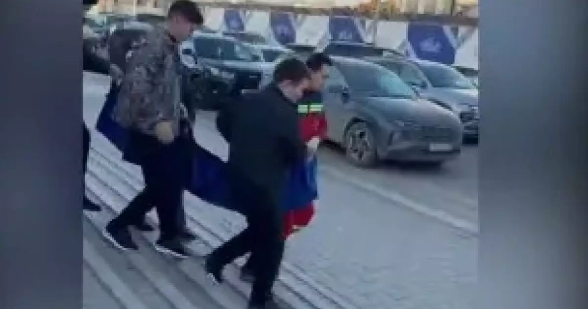  Атырау мектебіндегі оқиға: 9-сынып оқушысының сөмкесінен пышақ пен балта табылды 