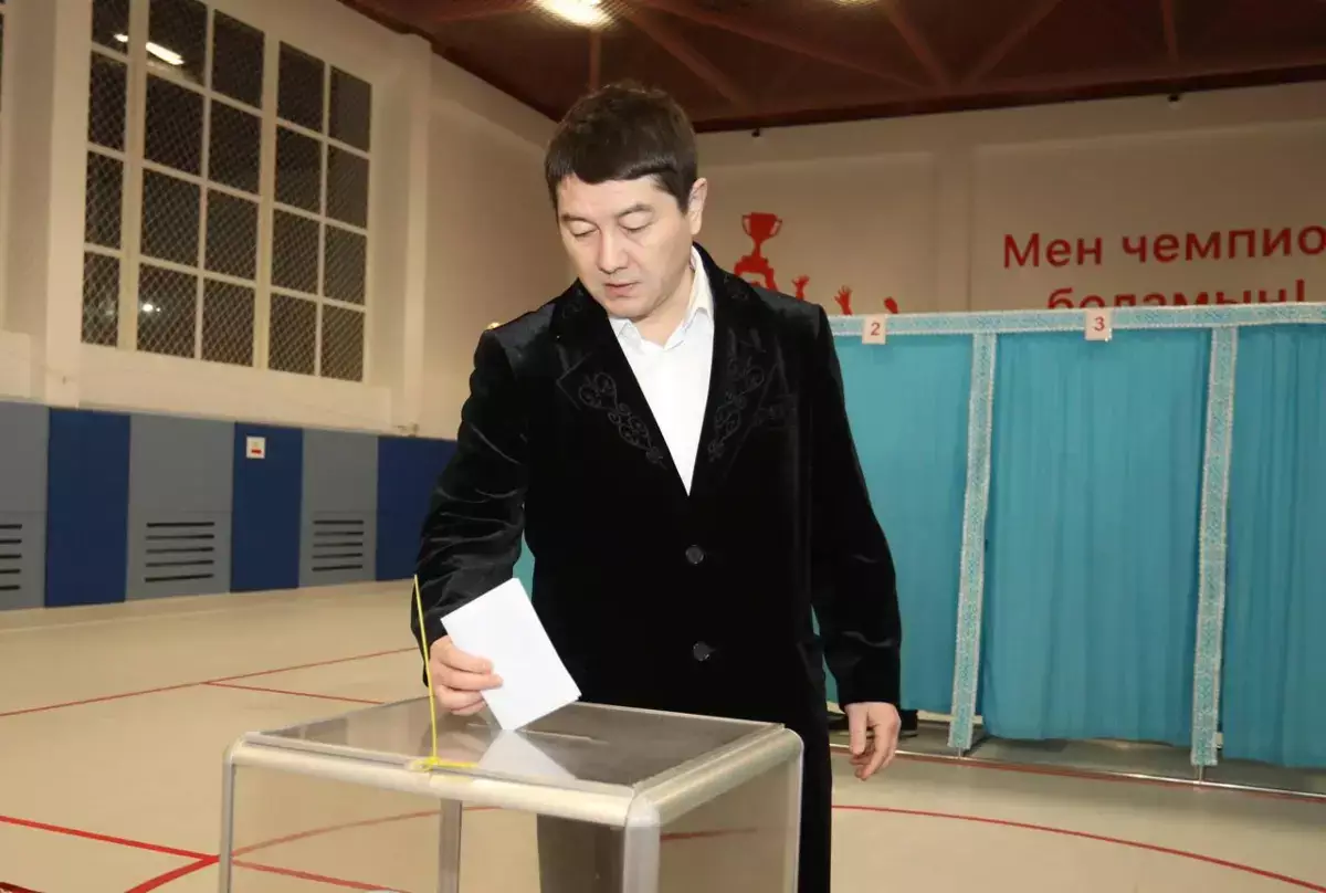 Аким Мангистауской области Нурдаулет Килыбай проголосовал на республиканском референдуме - новости на Lada.kz 15.03.2026