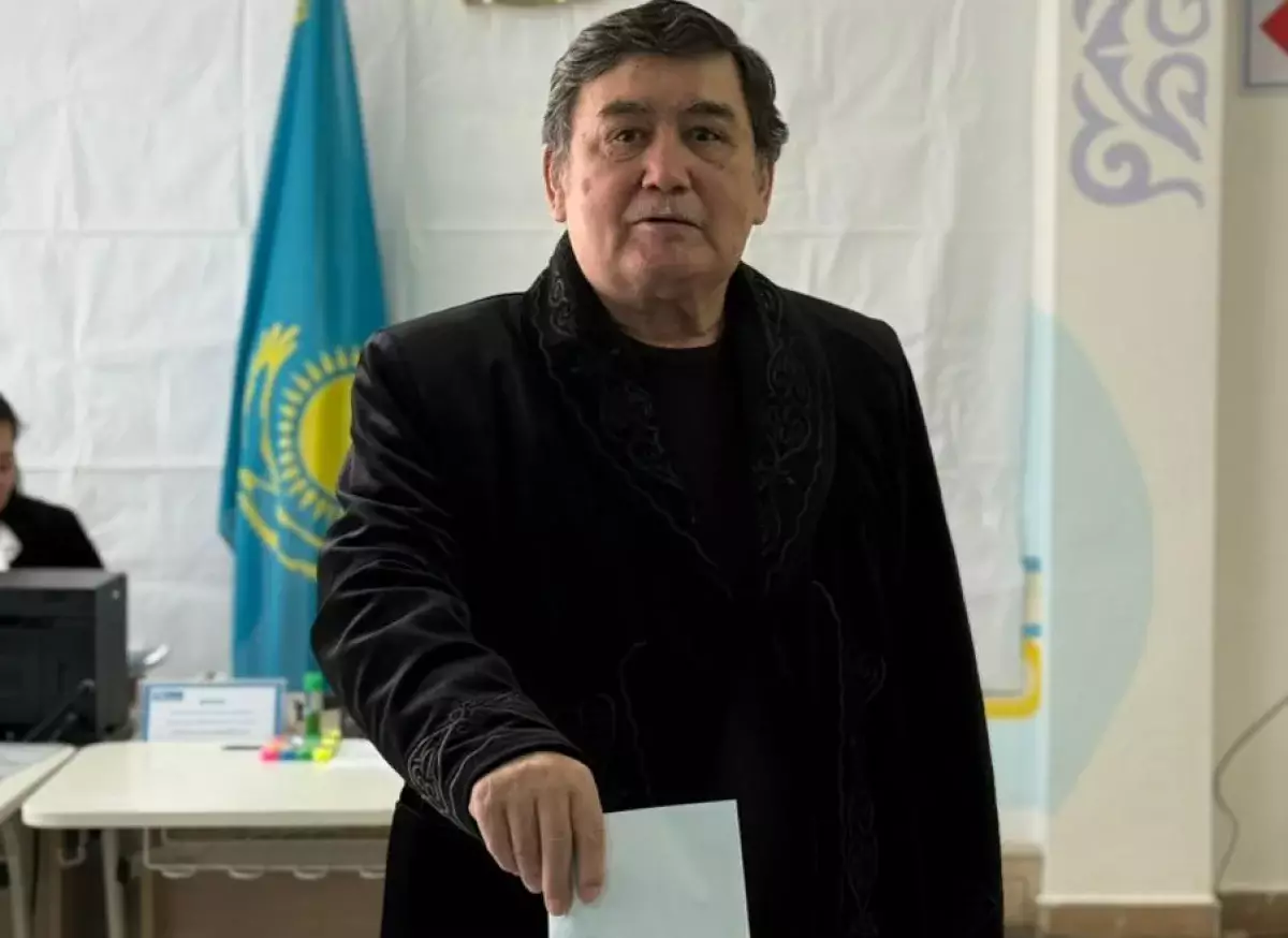 Жазушы Қали Сәрсенбай жалпыхалықтық референдумға қатысты