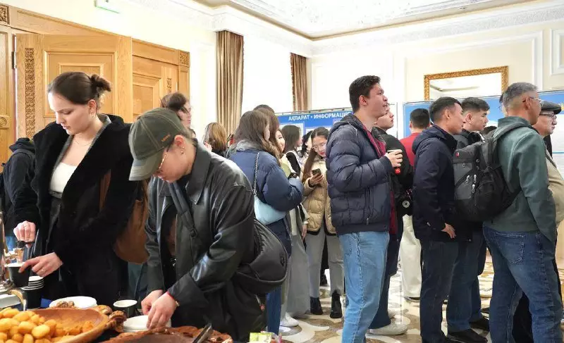 Сколько казахстанцев проголосовали на референдуме за границей