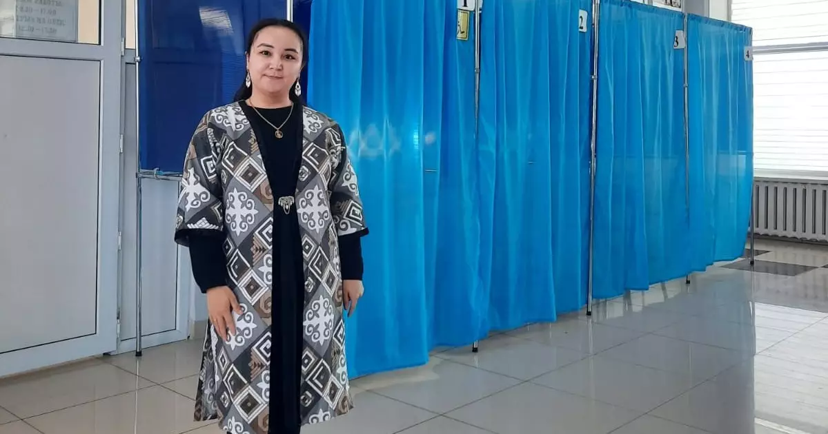  Қостанайда учаскеге ұлттық киім киіп келген дауыс берушілер жетерлік – бақылаушы 