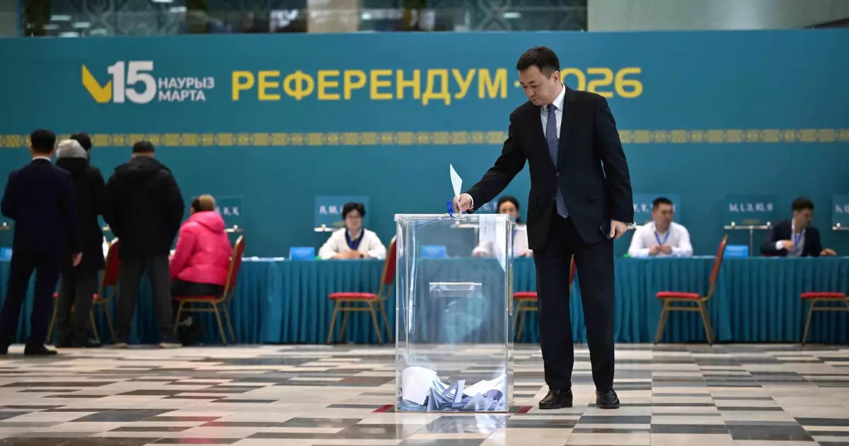  Айбек Дәдебай республикалық референдумда дауыс берді 