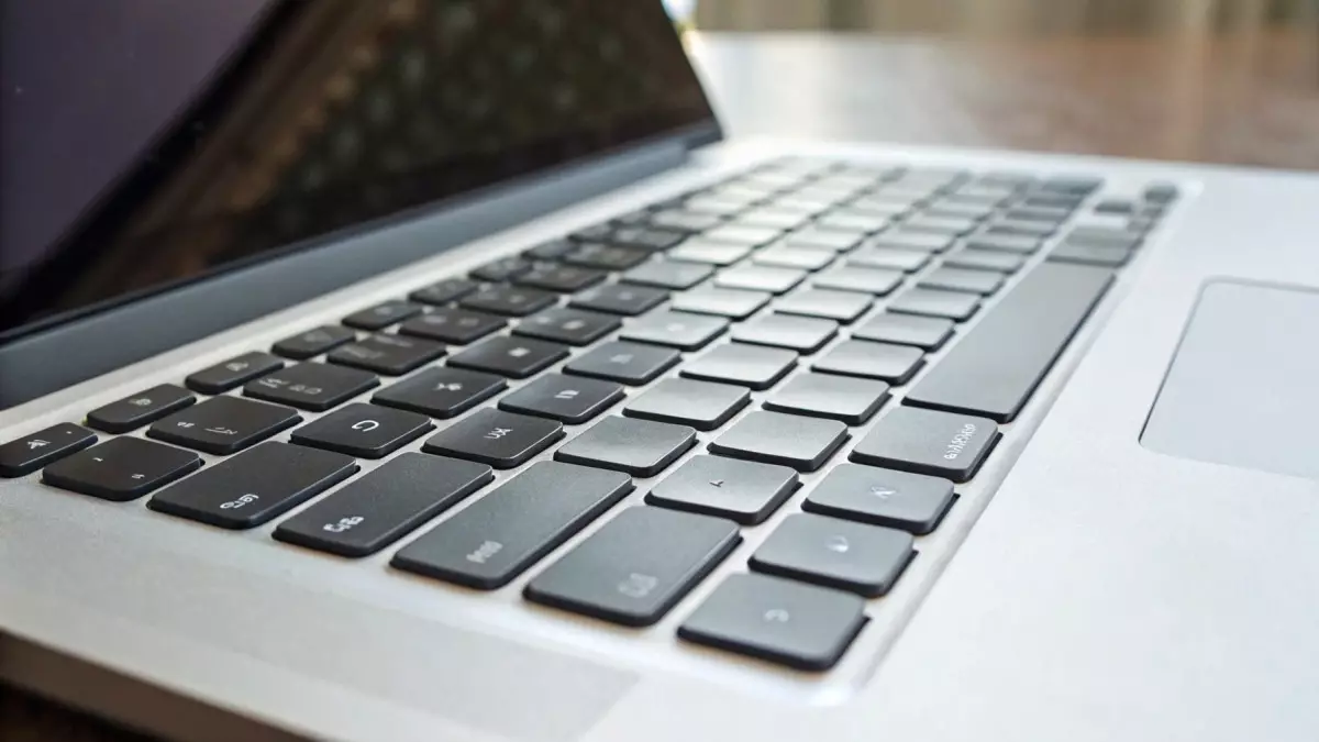 В сети выявили тысячи «фабрик» новостей, созданных ИИ