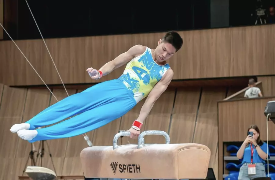 Гимнаст Зейнолла Ыдырысов Түркияда күміс жеңіп алды