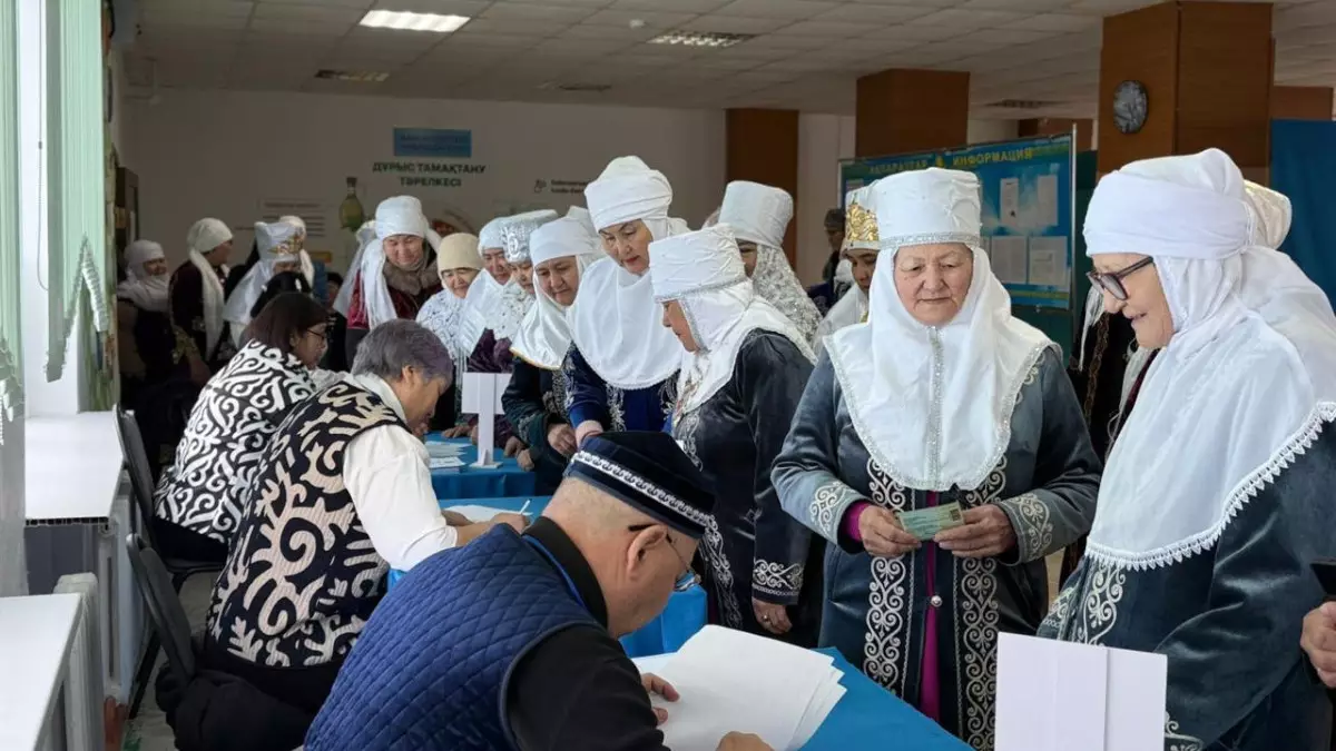 Ақтөбеде 60 ене мен 60 келін бір мезетте дауыс берді