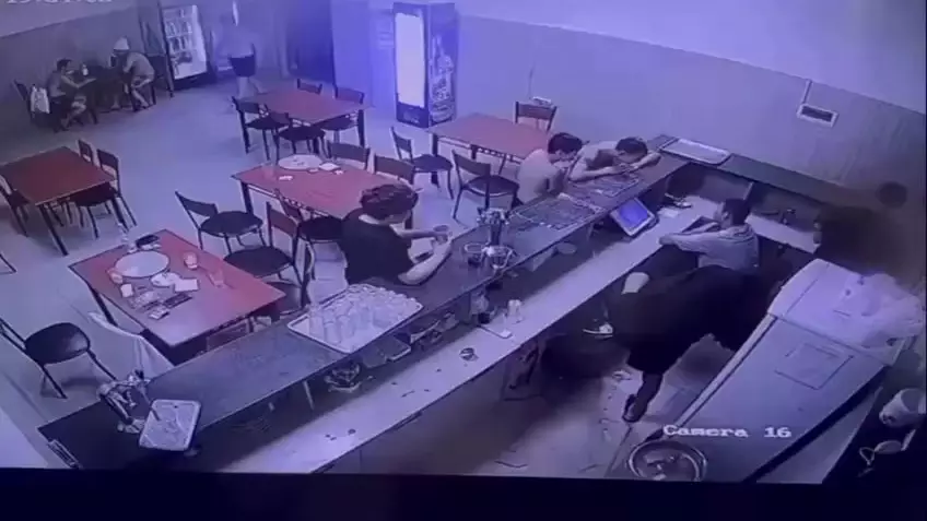 Қаскелеңде 27 жастағы ер адам моншада 13 жастағы баланы ұрып-соққан