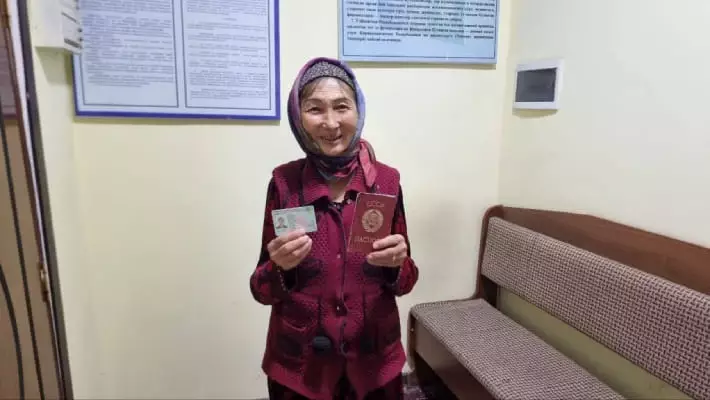 «Последняя гражданка СССР» получила ID-карту гражданина Узбекистана