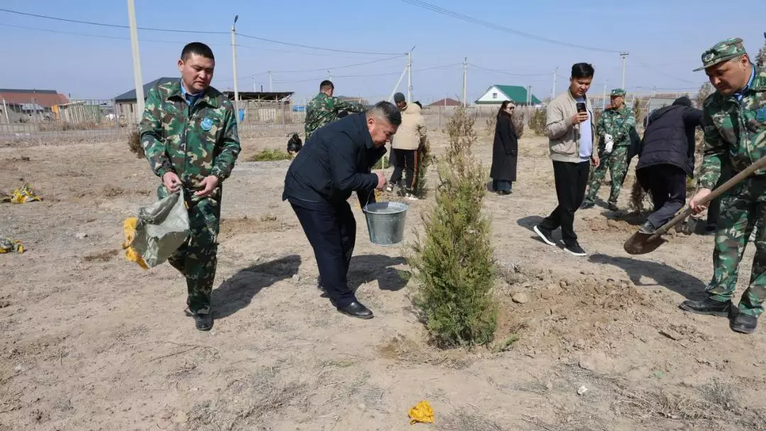 30 саженцев высадили в Алматинской области в рамках акции «Проголосуй и посади свое дерево»