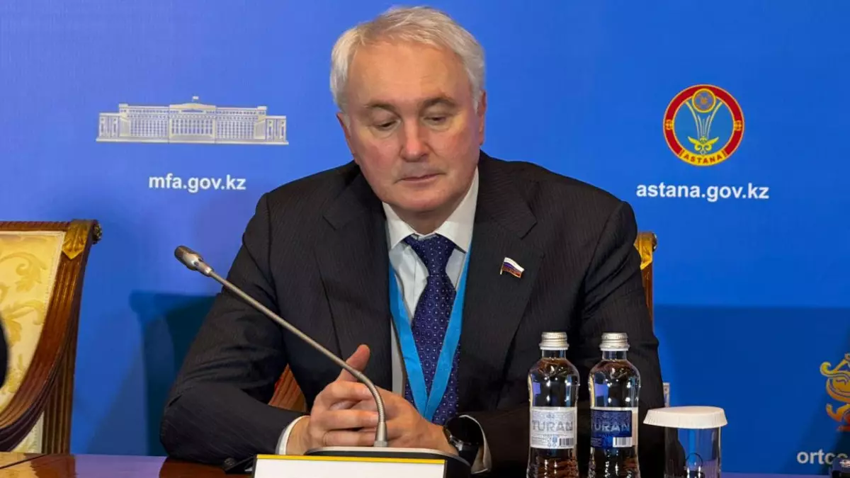 Ұлттық киім мен музыка: Байқаушы учаскелердегі мерекелік атмосфера ерекше болғанын айтты