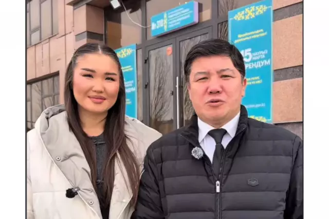 Тұрсынбек Қабатов қызымен бірге референдумда дауыс берді
