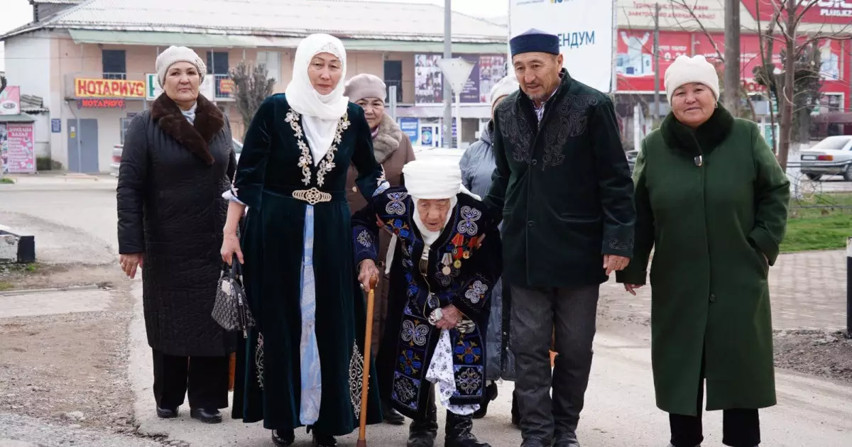  101 жастағы Қазығұрт ауданының тұрғыны референдумда дауыс берді 