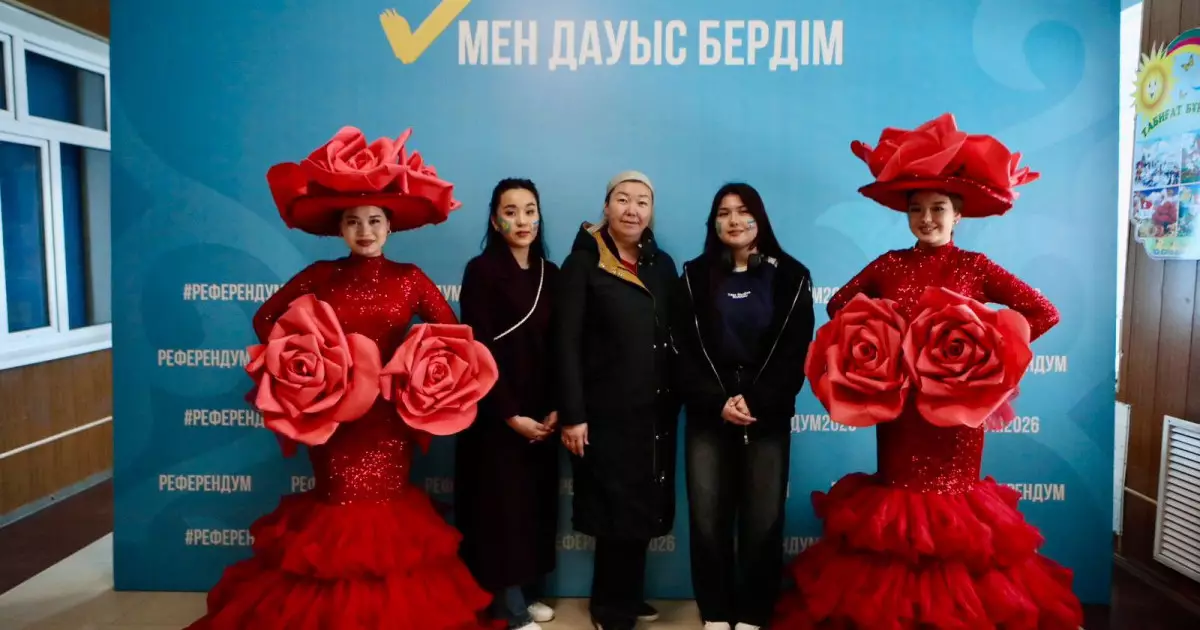  Түркістан облысында `Гүлдер патшайымы` дауыс беруге барды 