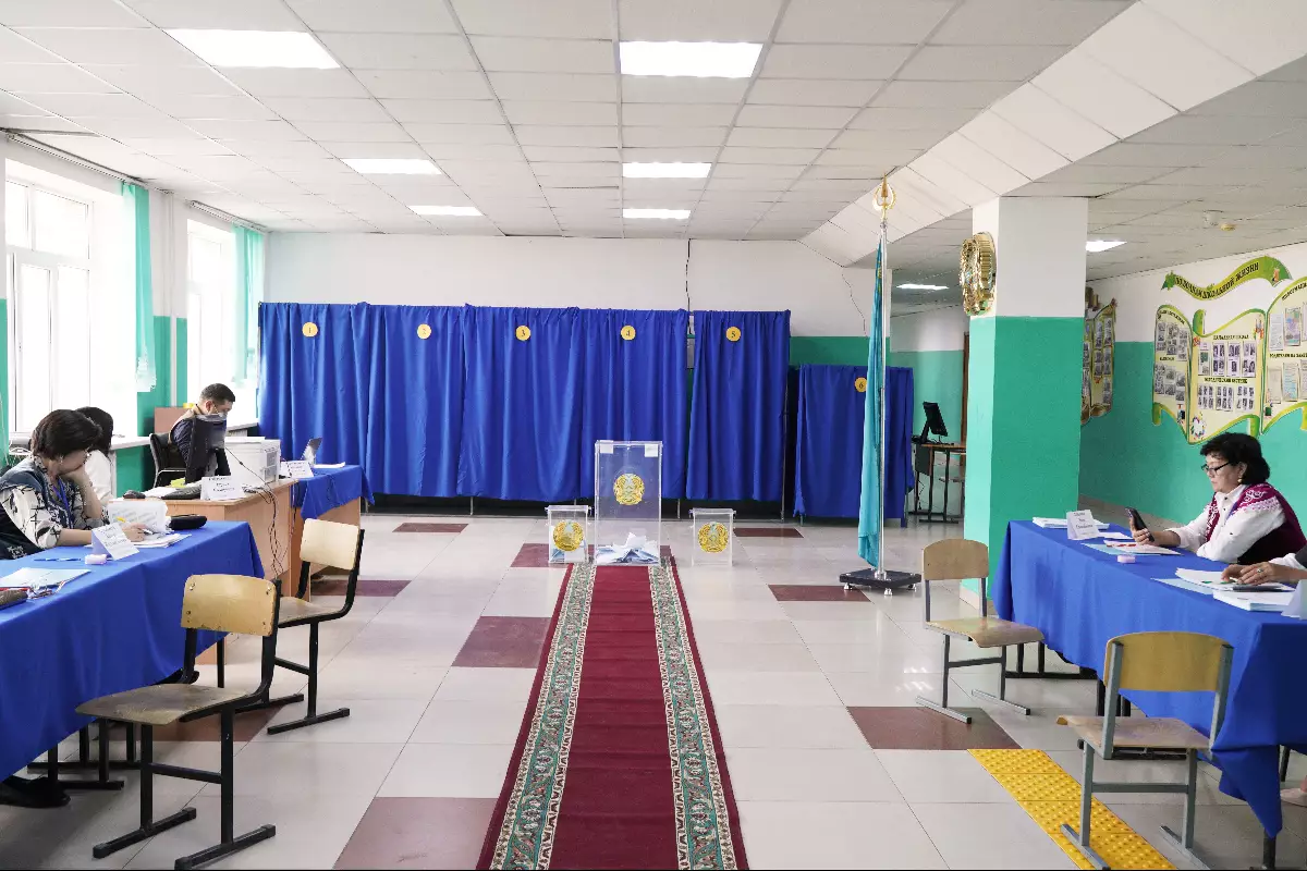 Фоторепортаж. Как проходит референдум в Атырау