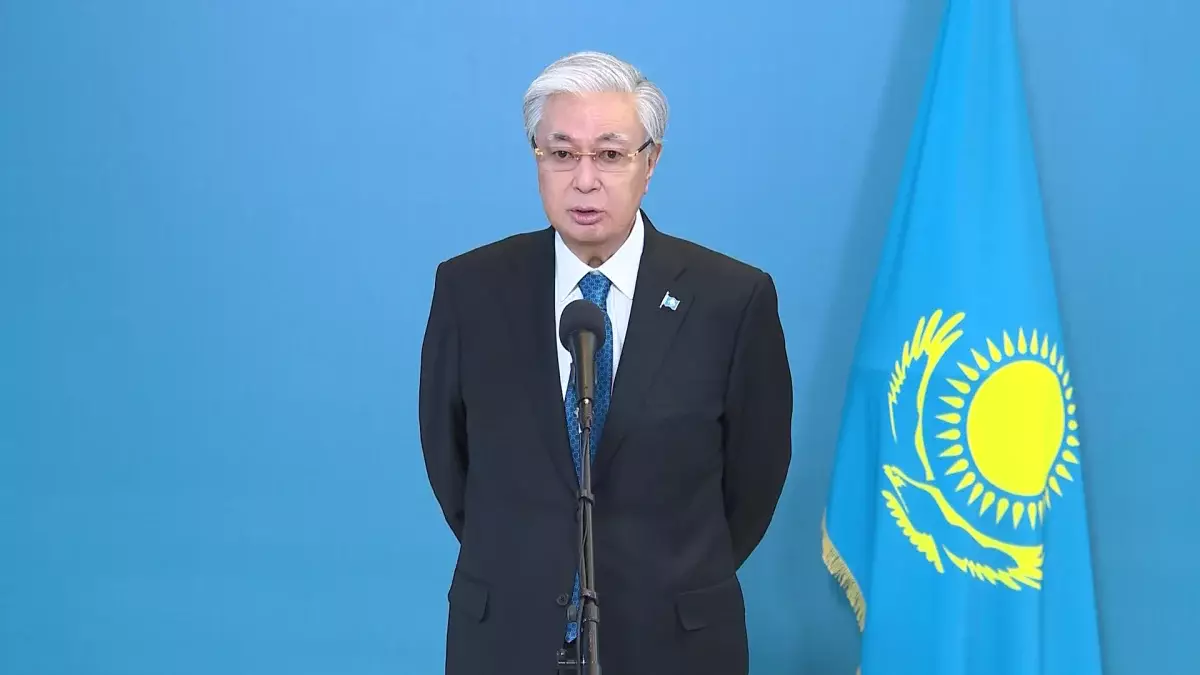 Президент референдумда дауыс бергеннен кейін журналистерге арналған брифинг өткізді