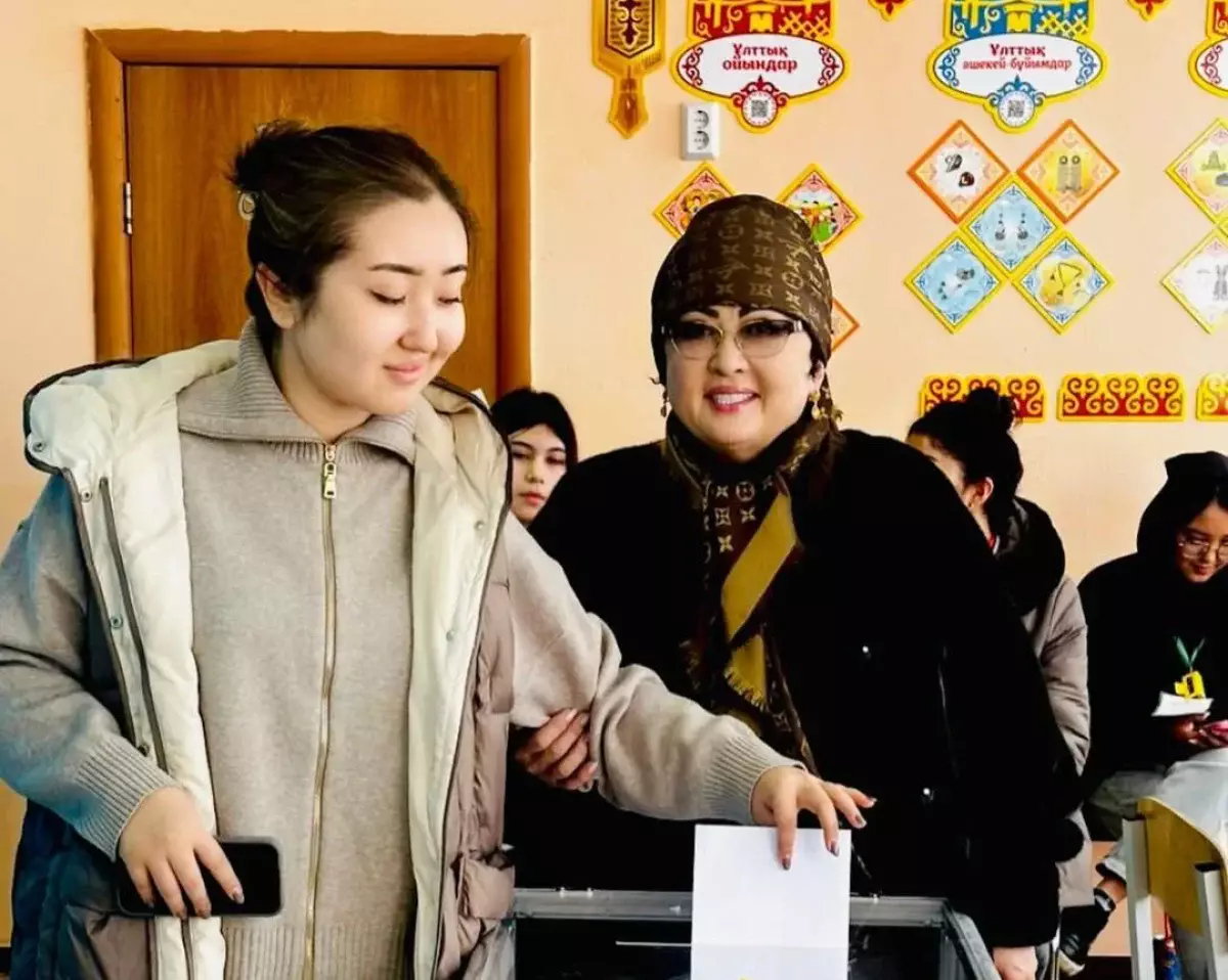 Референдум түрлі буын мен мамандық өкілдерін біріктіреді — әнші Мақпал Жүнісова