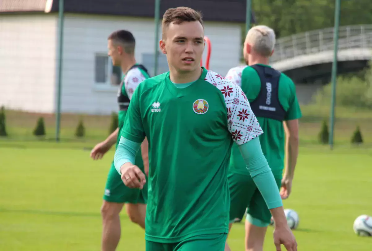 Сербияда сенделіп жүрген белорус үш айдан кейін алғашқы ойынын өткізді