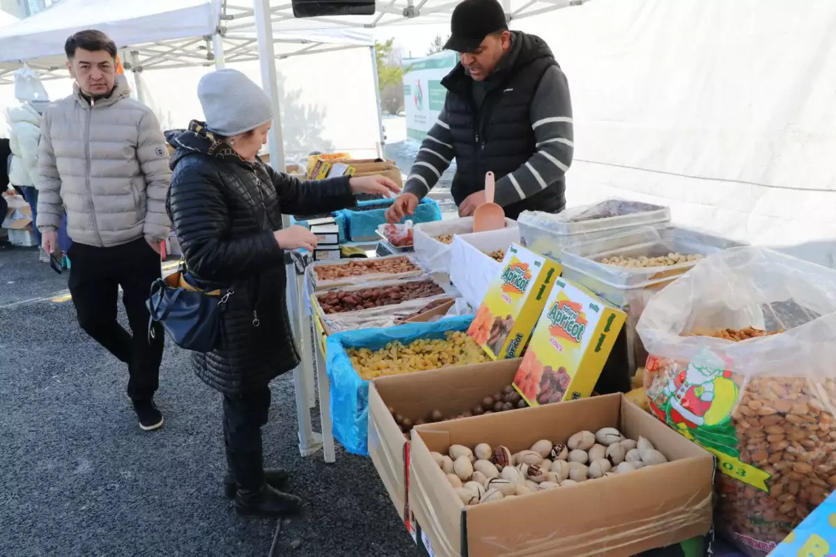24 жәрмеңке және мыңдаған келуші: алматылықтар дауыс беруді саудамен ұштастырды