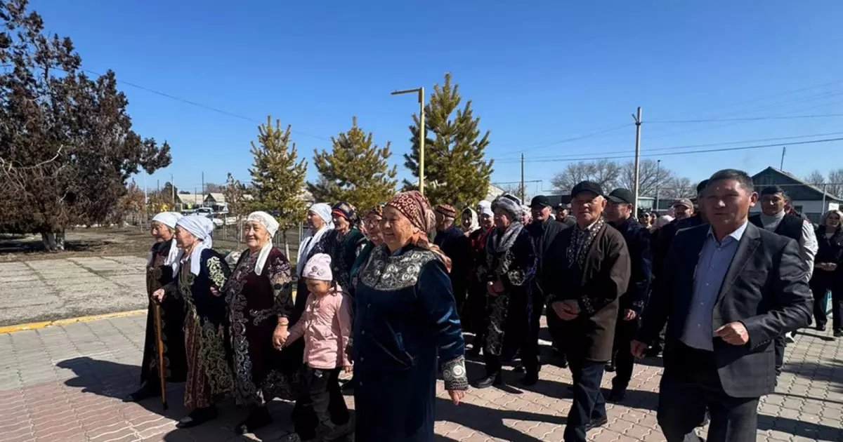  Жетісу облысында бір әулеттен 40 адам референдумға дауыс беруге бірге барды 