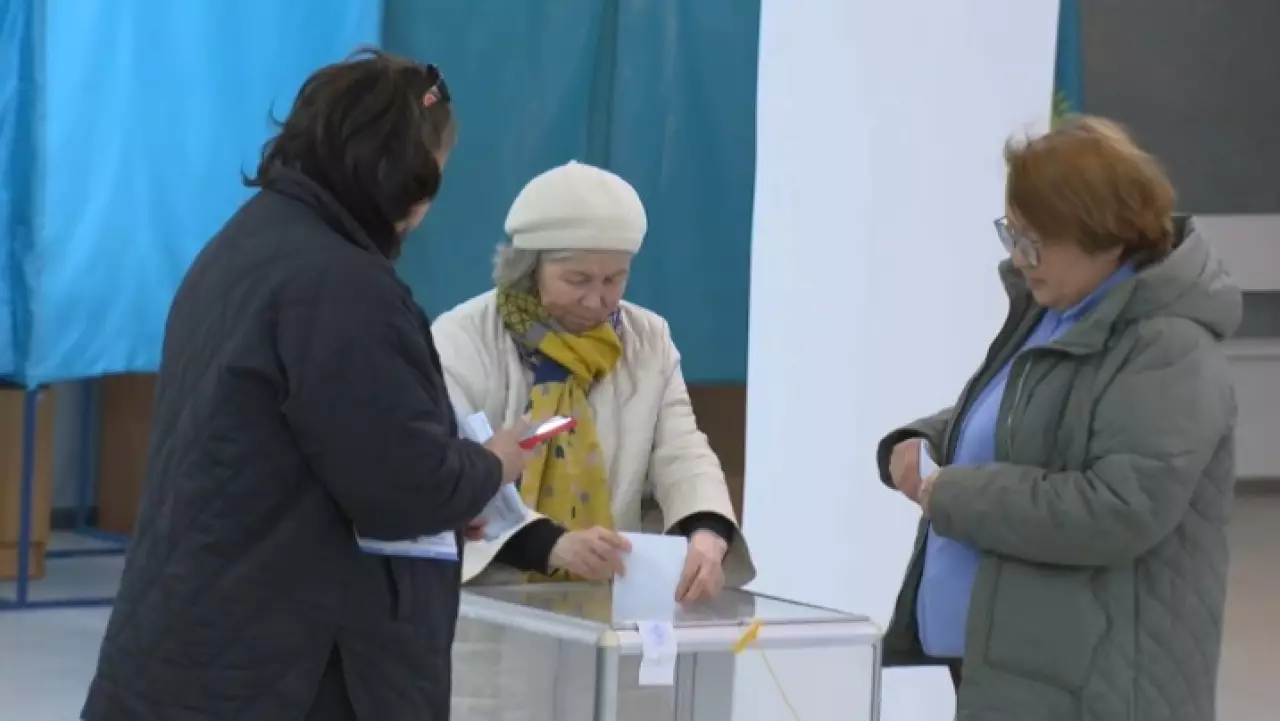 Алматинцы проголосовали на 653 участках референдума