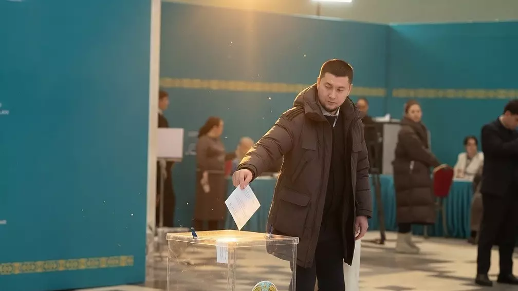 Референдум по Конституции: 73% явки после завершения голосования