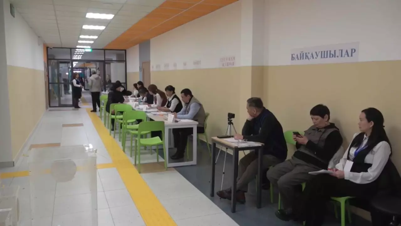 БҚО-да дауыс беру барысын екі мың байқаушы бақылады