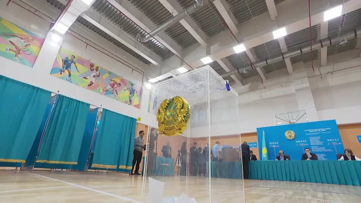 Алматы тарихи күнді қорытындылады: Конституцияға қатысты референдум қалай өтті