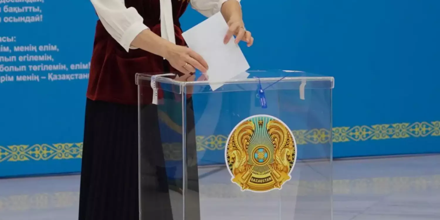  Exit poll нәтижесі бойынша жаңа Конституцияны қабылдауды қолдап қанша адам дауыс берді?