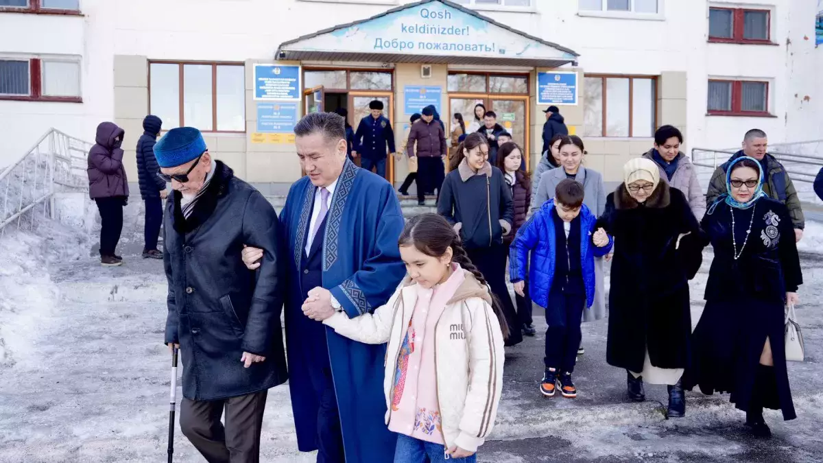 В Казахстане стартовал референдум по новой Конституции.