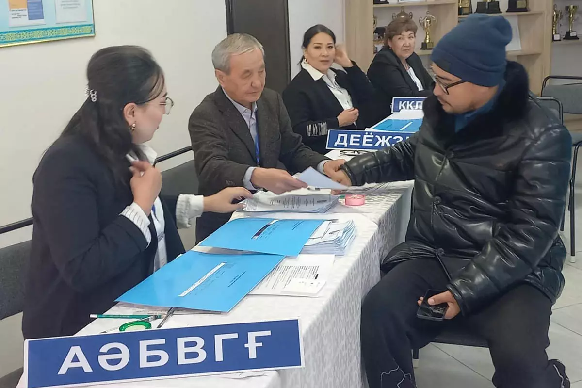 Глава Миссии наблюдателей от СНГ Петришенко заявил, что референдум в Казахстане проходит в соответствии с законодательством.