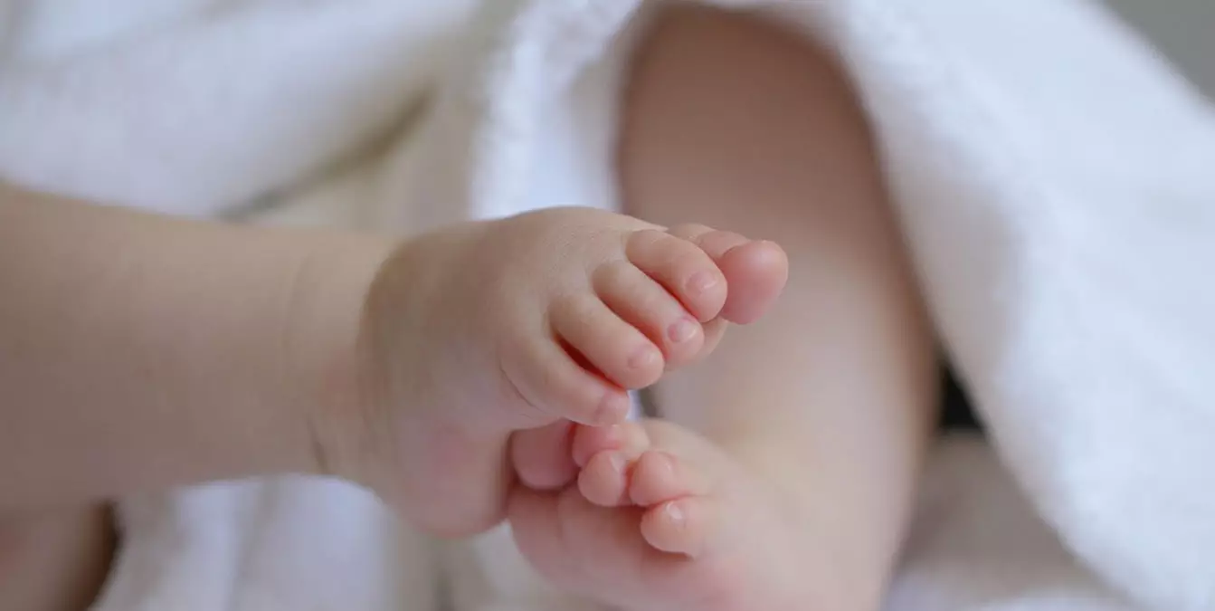 Новорожденного мальчика назвали в честь Конституции в Казахстане.