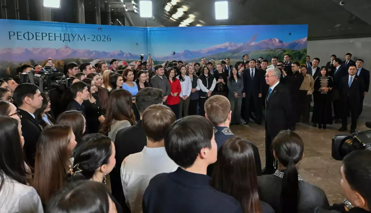 Президент референдумға белсене қатысқан жастармен әңгімелесті