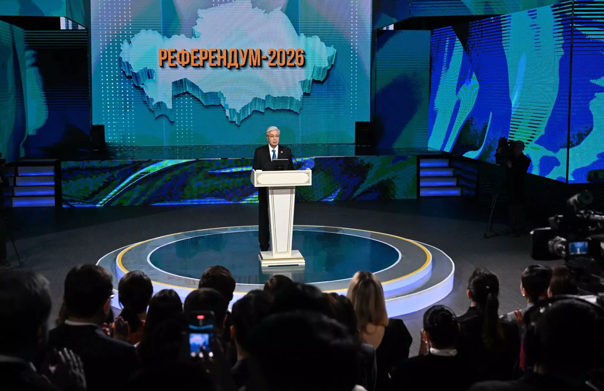 Касым-Жомарт Токаев ознакомился с результатами экзит-полла, проведенного в ходе республиканского референдума