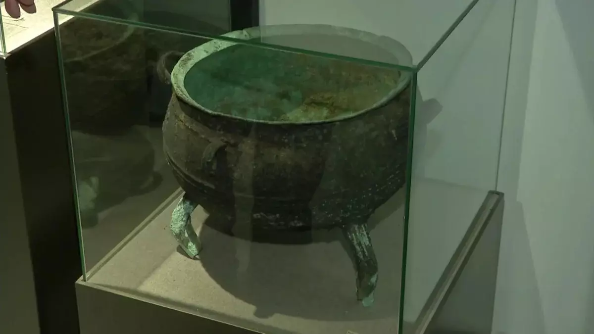 В Центральном Казахстане найден сакский котел возрастом более 2 тысяч лет