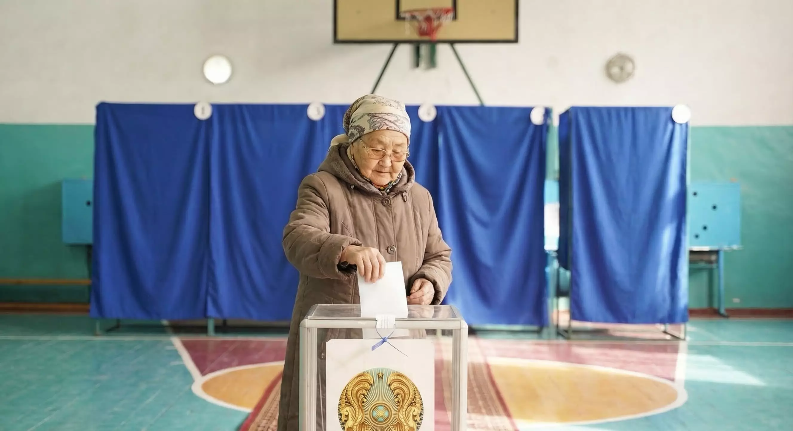 Сколько казахстанцев проголосовало на референдуме: предварительные данные