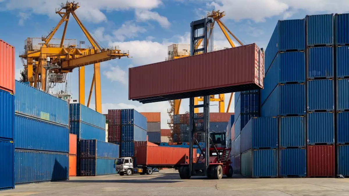 Казахстан нарастил внешнюю торговлю до 11 млрд долларов