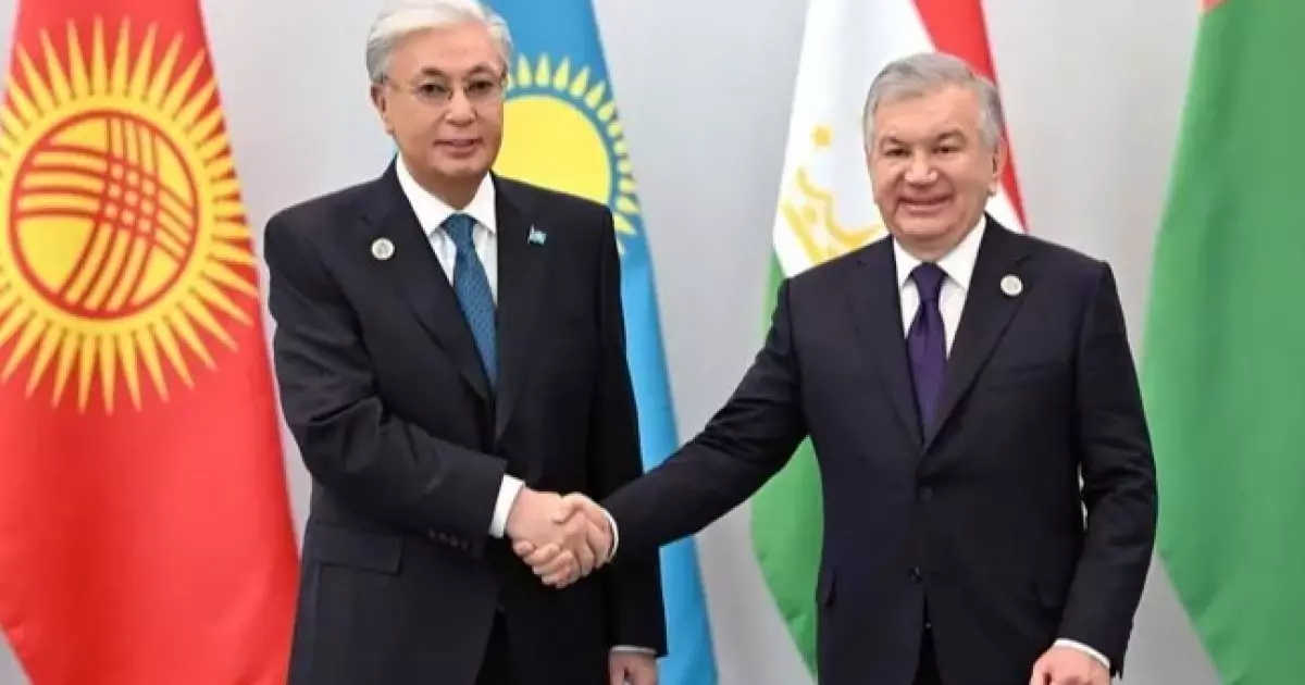  Өзбекстан президенті Тоқаевты референдумның табысты өтуімен құттықтады 
