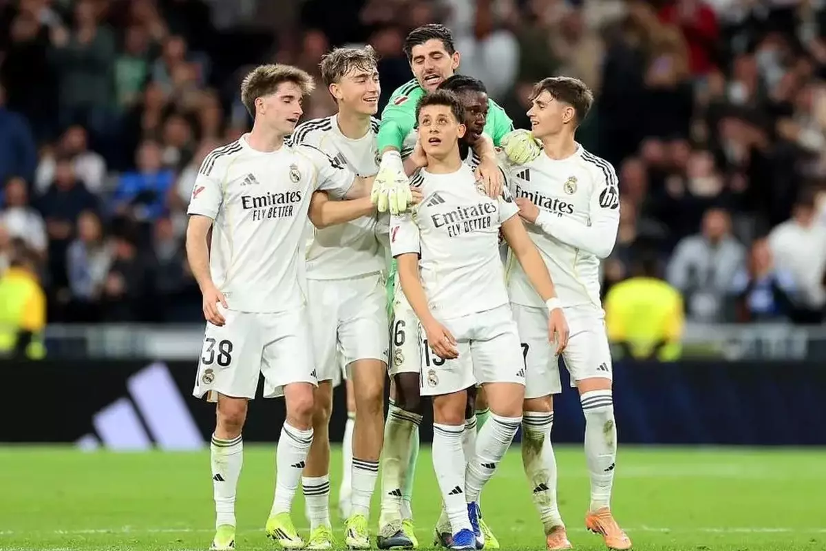 70 метрден соғылған ғажайып гол: “Реал” құрамындағы түрік футболшысы әлем назарын аудартты