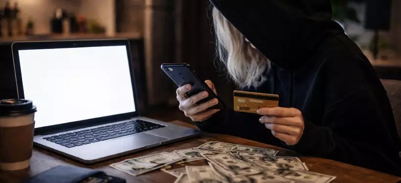 Обещала помочь с трудоустройством: мошенница оформила кредит на жительницу области Абай