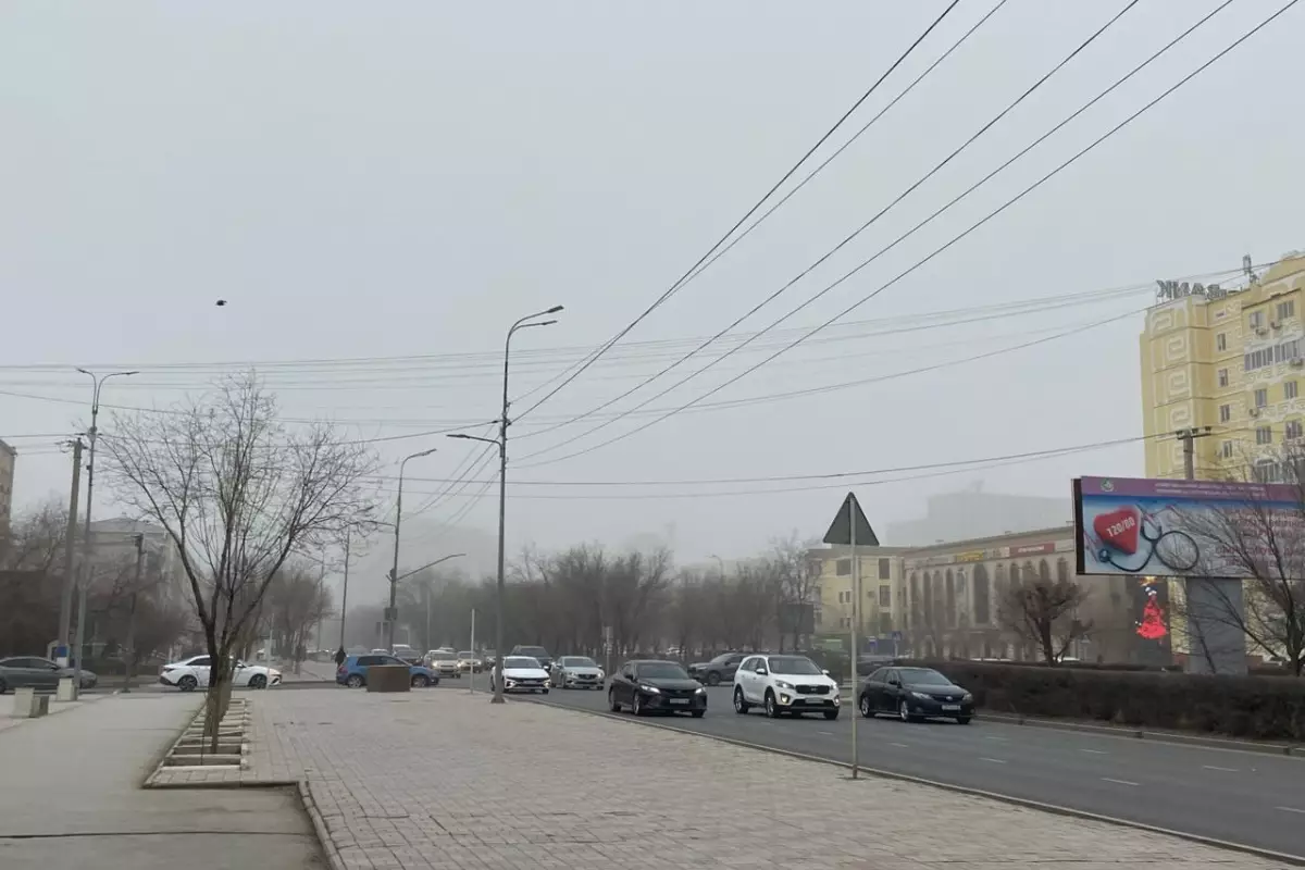 Атырау снова накрыла пыль