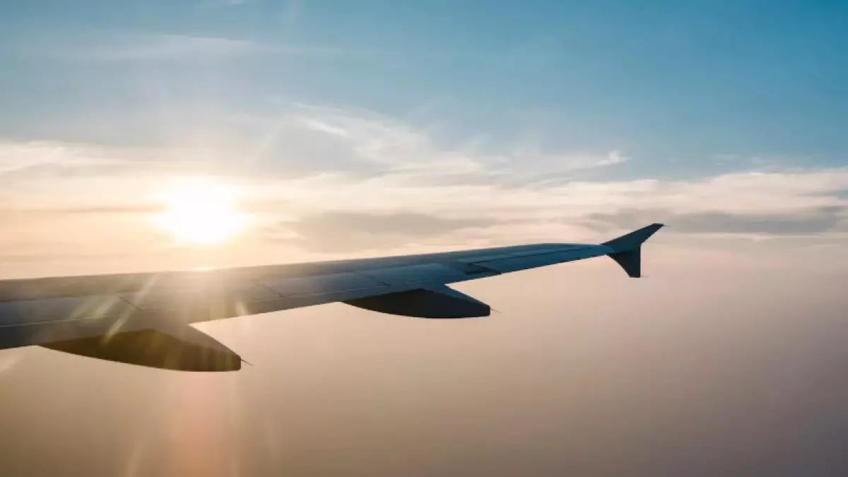 Дубай әуежайы дрон шабуылынан кейін рейстерді қайта жандандырды