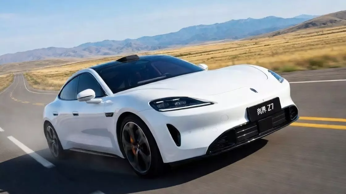 В Китае открывают предзаказы на электрокар с запасом хода 905 километров