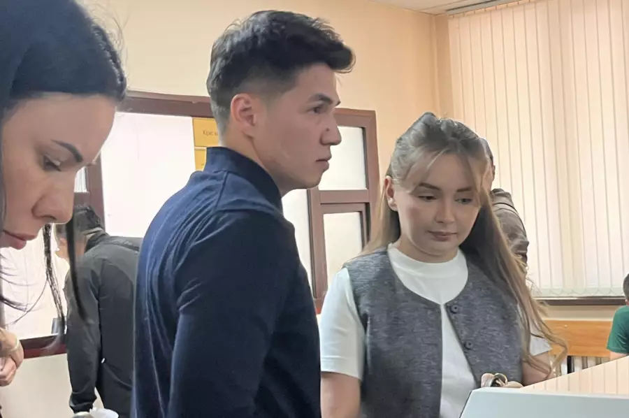 Жанәбіловтерге қатысты іс: негізгі сот процесі басталды