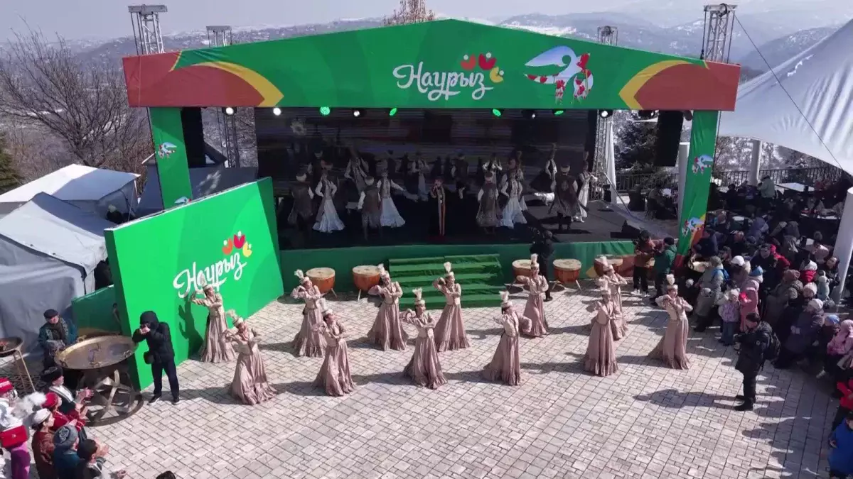 Наурызнама: Көктөбедегі Көрісу күнінде екі мыңға жуық алматылық бас қосты
