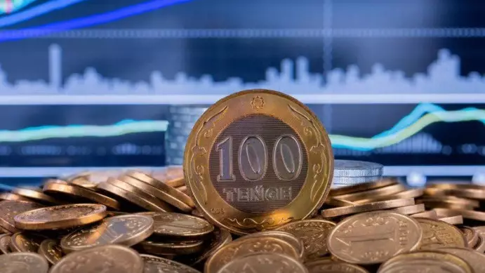 Доллар подешевел: курс на торгах составил 484,71 тенге