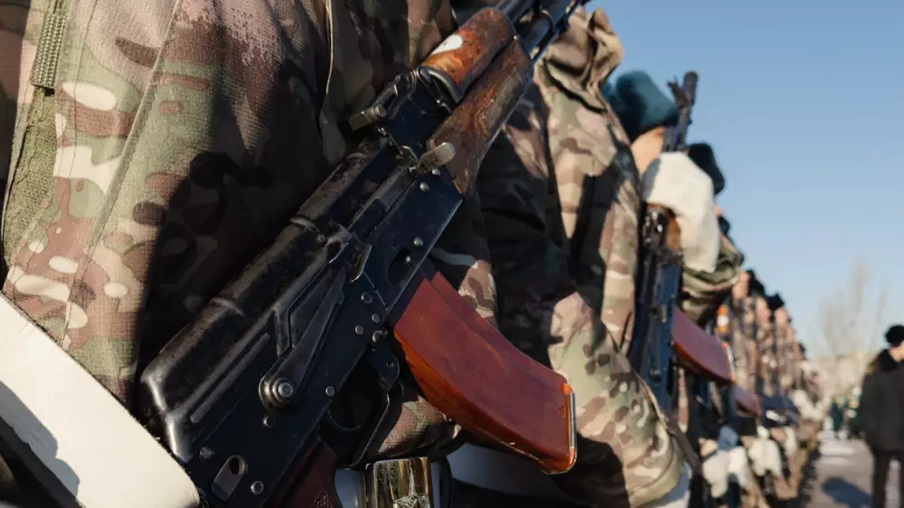 Тоқаев мерзімді қызметтегі әскери қызметшілерді запасқа шығару туралы туралы жарлыққа қол қойды