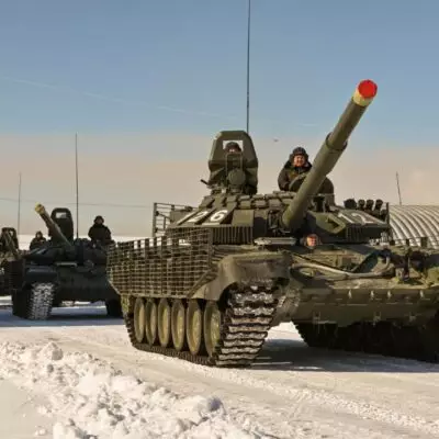 Учебные стрельбы танковых подразделений прошли в Гвардейском гарнизоне