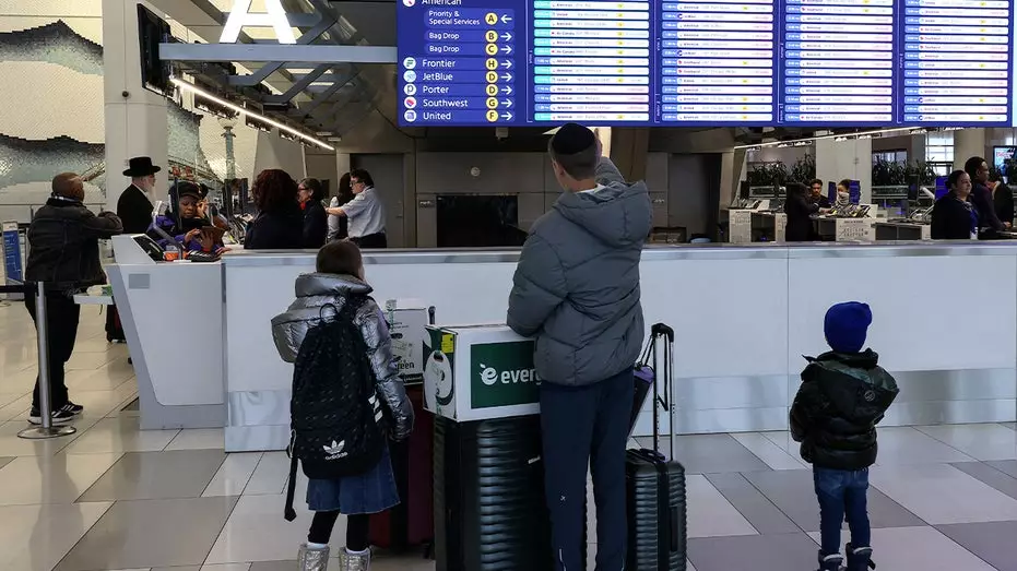 Более 1800 авиарейсов в США отменены из-за мощного мартовского шторма, нарушившего авиасообщение.