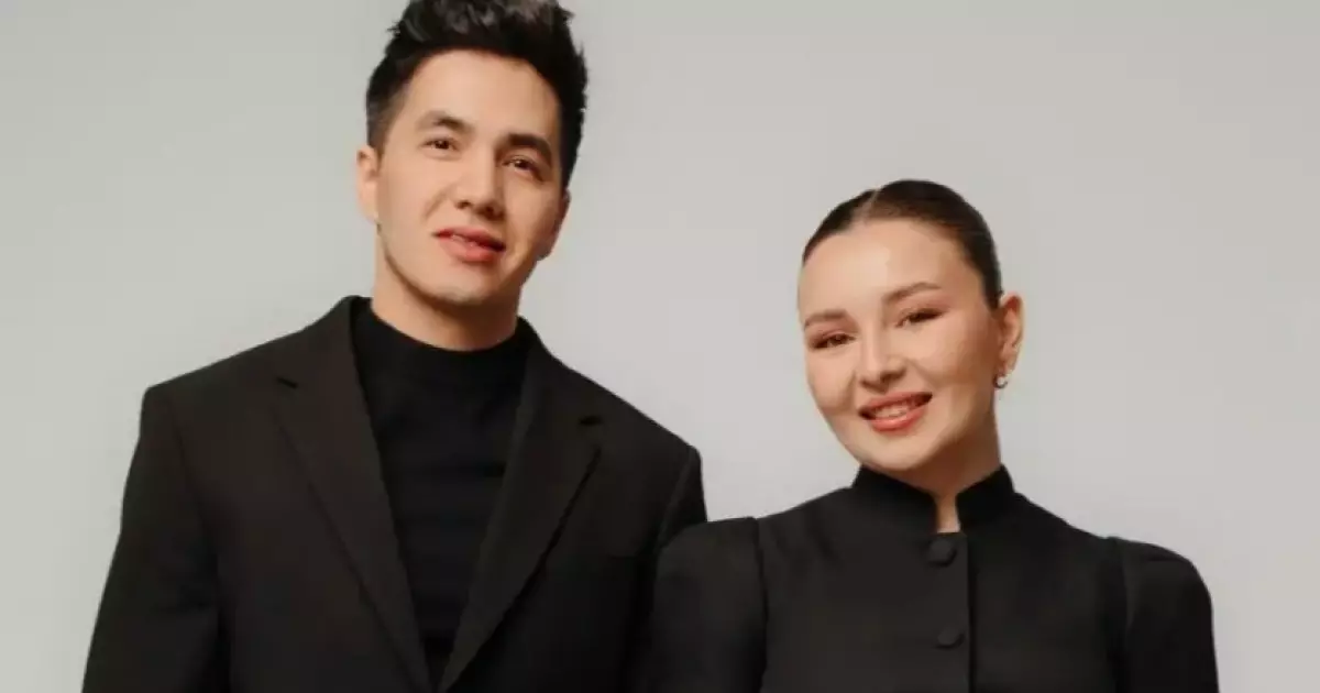  Астанада блогер Жанәбіловтердің соты өтіп жатыр 